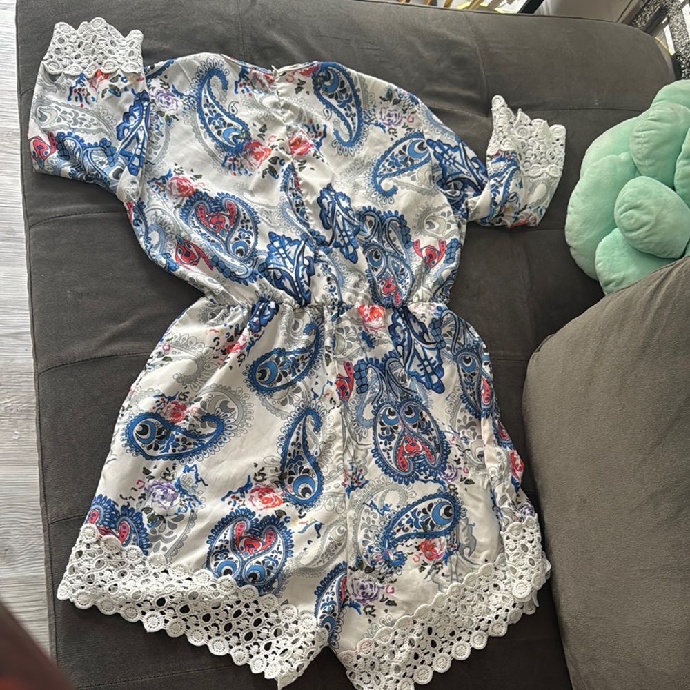 Cute Short Romper - Picture 3 of 6